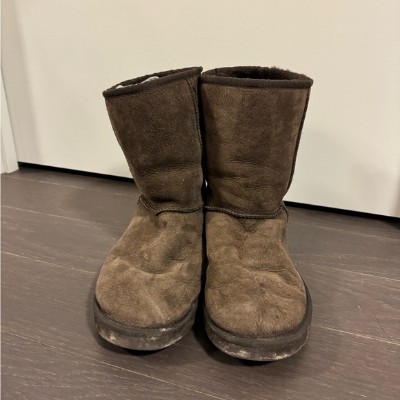 Brown Uggs - Picture 7 of 8